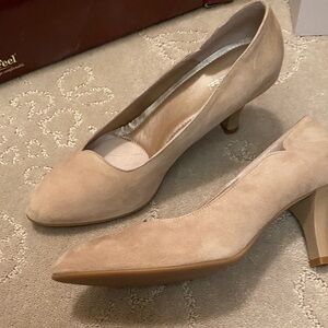 BeautiFeel Beige Suede Heels